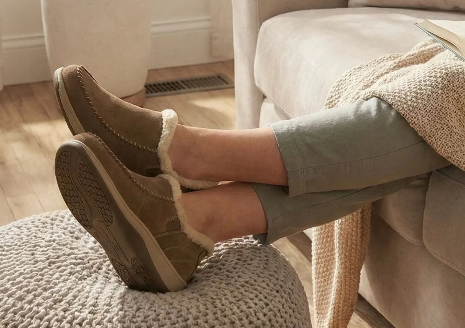 Lorin Hands-Free - Light Brown 12 Lorin Hands-Free - Light Brown